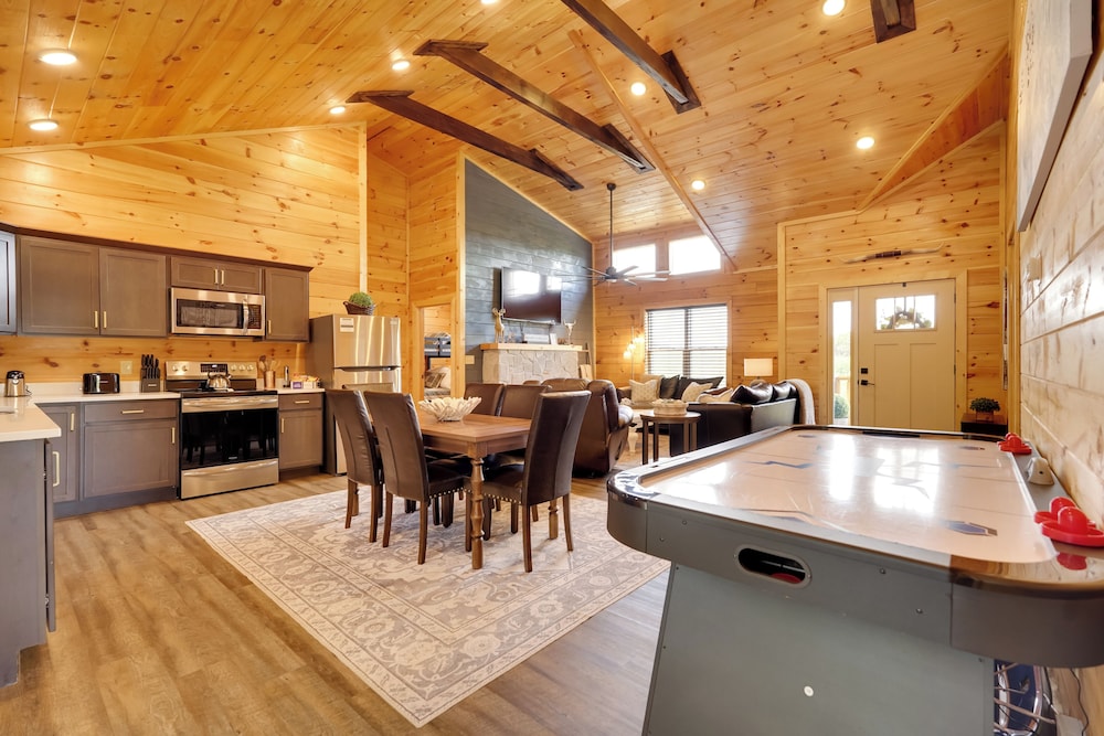 1 Mi to Douglas Lake: Blissful Escape w/ Hot Tub!