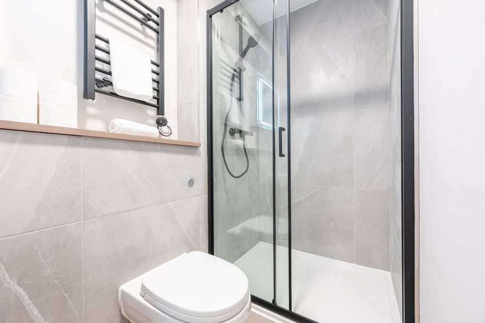 Luxurious 2 Bed Central Cardiff Free EV Charge