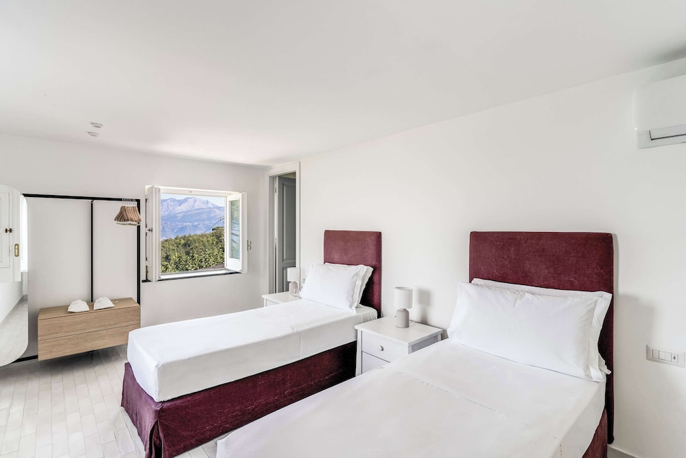 Giulia 2 Villa Apartment Shared Pool Sea Views