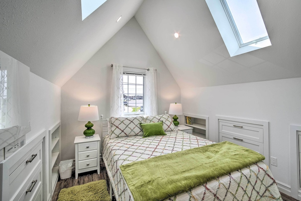 Renovated North Bend Cottage: Near Eateries! view 2