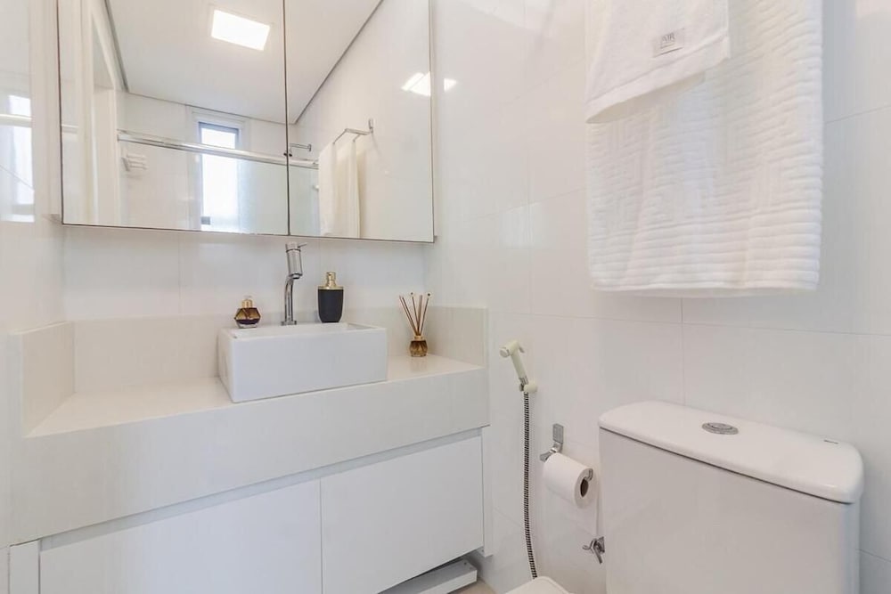 Excelente Cobertura Jurerê com Jacuzzi