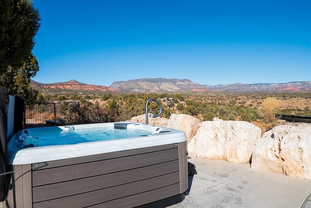 The Sanctuary at Sacred Mesa-infinity Pool-sedona