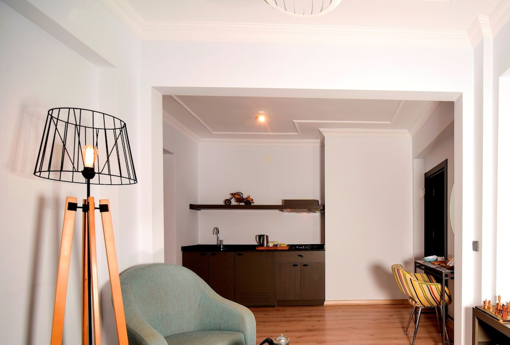 Unique Flat with Cute Balcony ORCHIDE