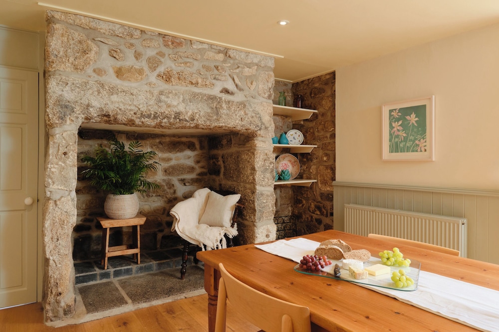 Bosistow Farmhouse