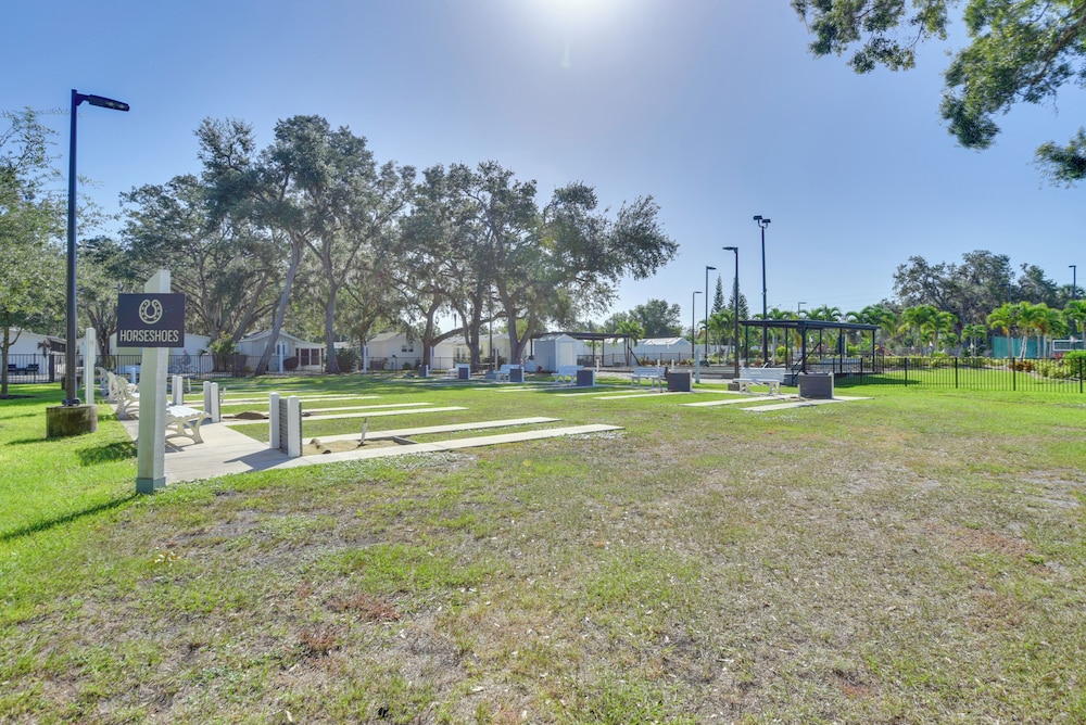Resort Pool & Hot Tub: Home 8 Mi to Dtwn Sarasota