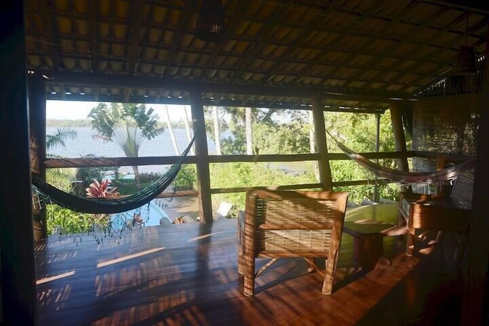 Casa de Temporada Felicidade, 38 Hóspedes, 2 Piscinas, 9 Suítes e 2 Churrasqueiras em Itacaré Bahia
