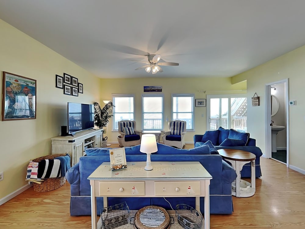 Ocean Splendor by Topsail Realty