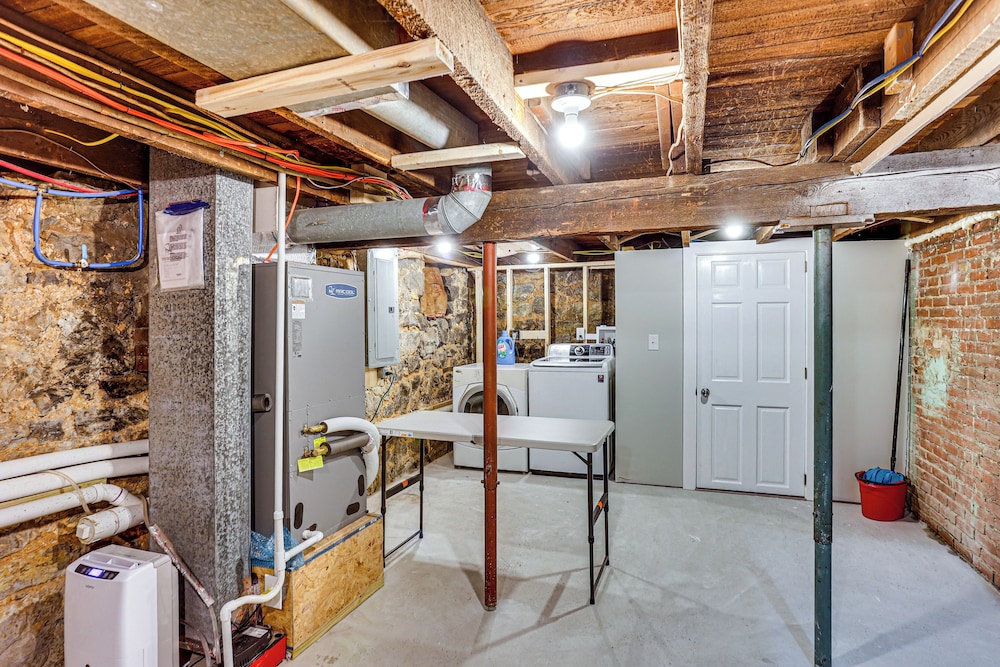 2 Mi to Dtwn Harrisburg! Convenient Duplex