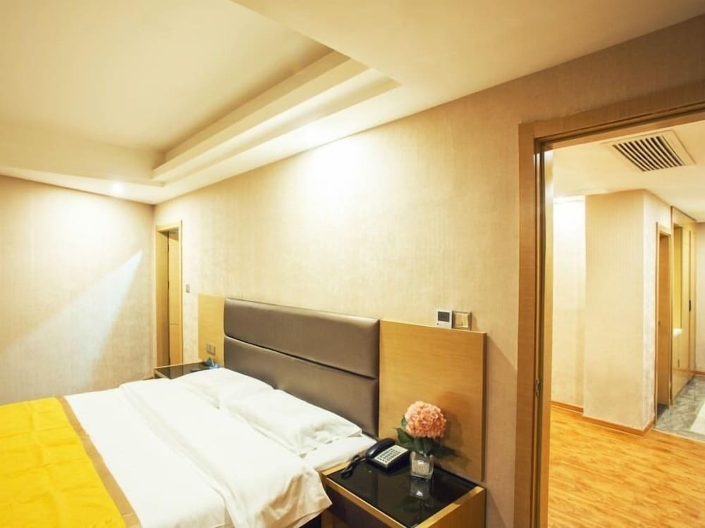 GreenTree Inn Shantou Jinping District Leshan Road Hotel