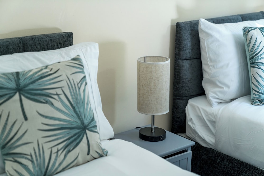 Redhill Retreat - Cozy 2 Bedroom Apartment