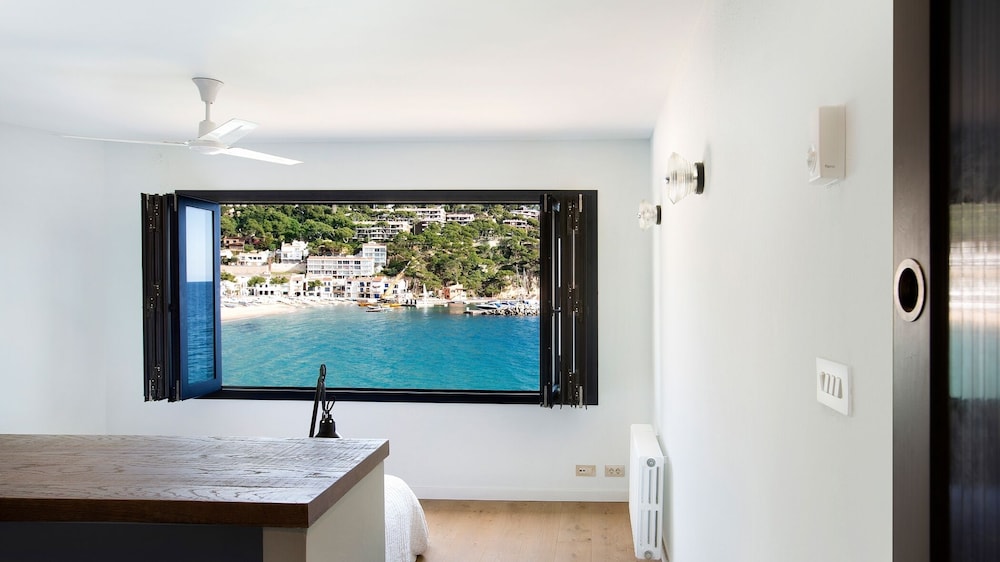 Mirador in Llafranc With 4 Bedrooms and 4 Bathrooms