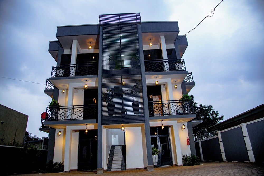 Inviting 8-bed House in Kigali Near rbd