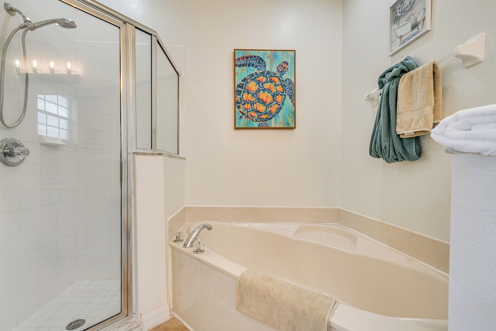 Pool Access: Family-friendly Poinciana Condo!