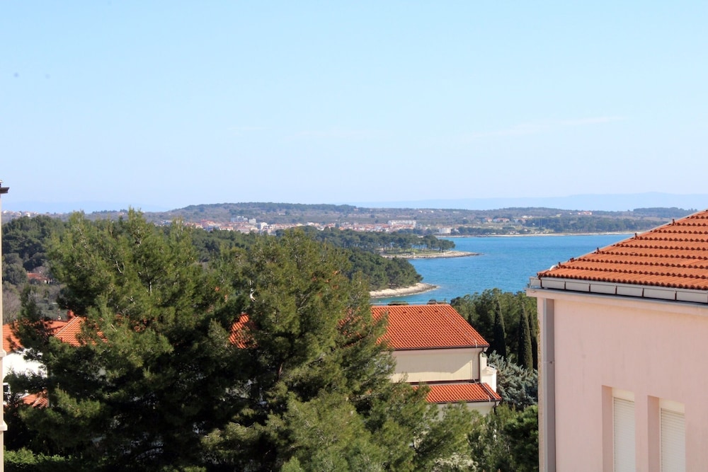 Apartment Veronika With two Sleeping Room, Near the sea view 4