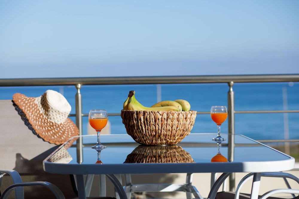 Peach- Sea View Exclusive Maisonette