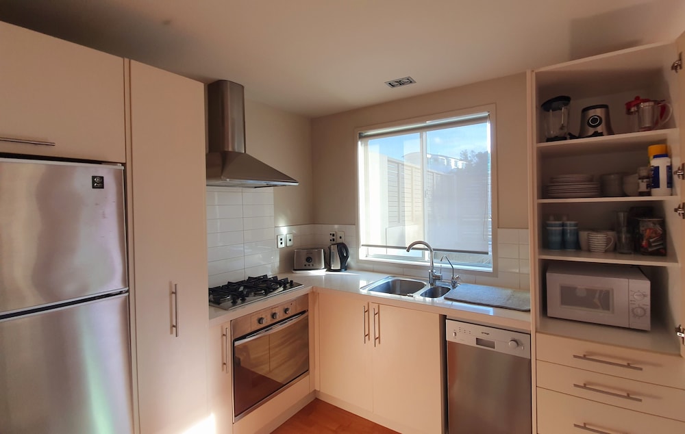 Private 2 Bedroom at the Mount main Beach