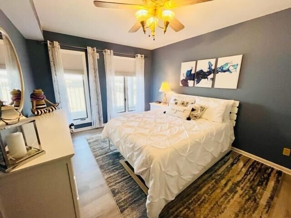 Wilmington Avenue 50 #106