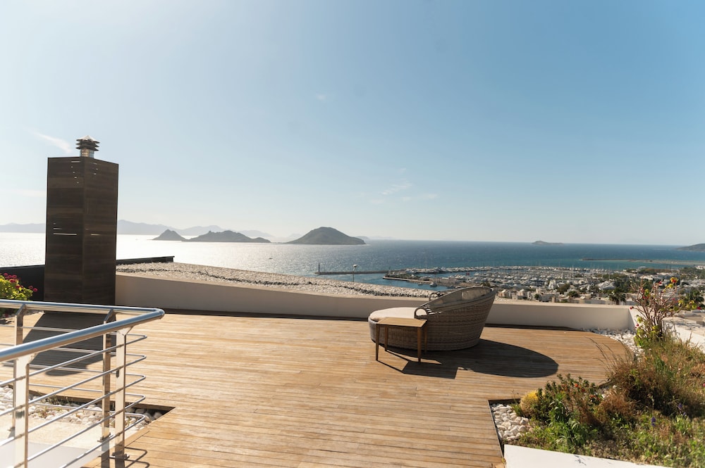 Marinhill High Luxury Property