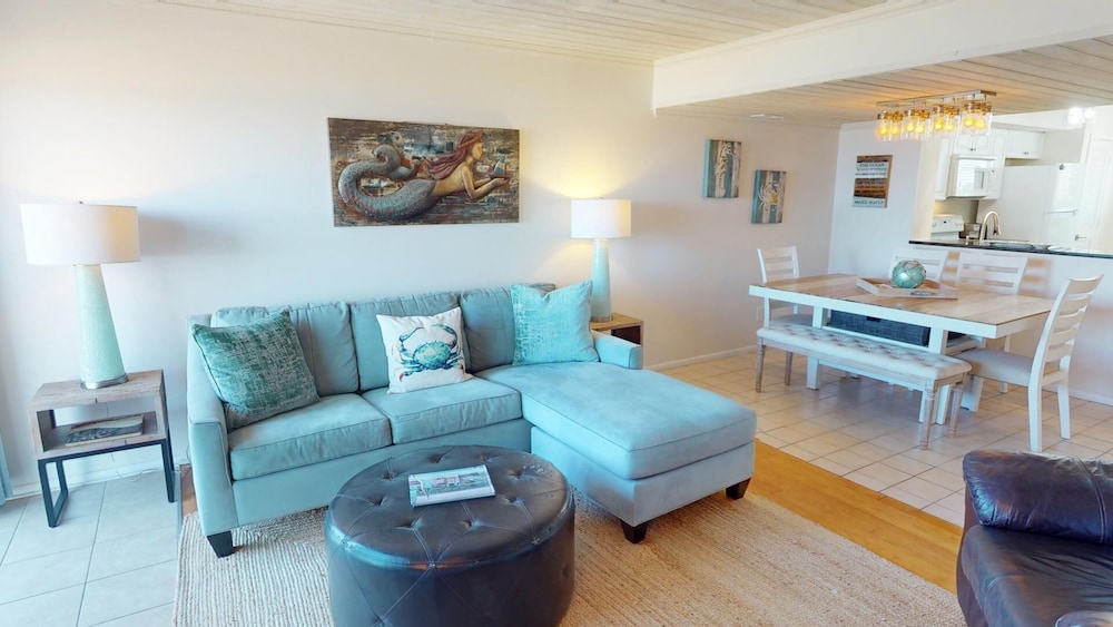 Tybee Lights 112C by Tybee Vacation Rentals