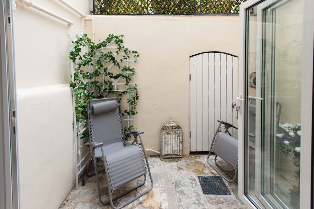 21 Montpellier Terrace