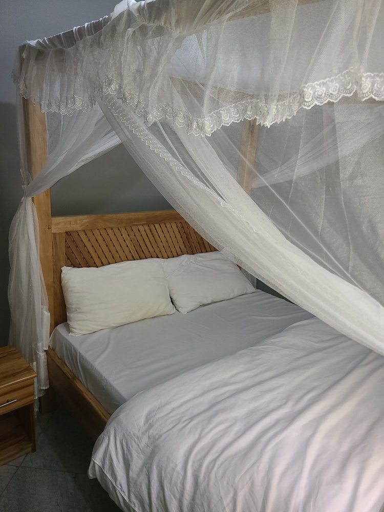 MEULY FAMILY LODGE