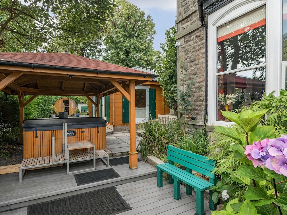 Eden Lodge