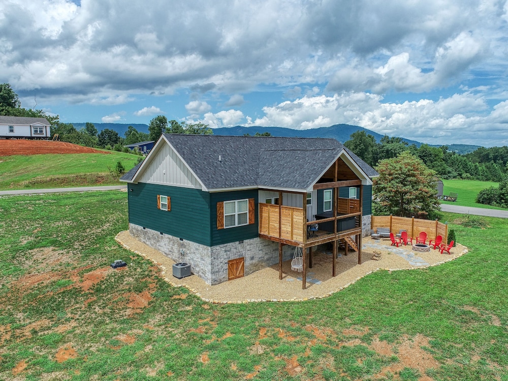 The Petty 3 Bedroom Cabin by Redawning view 4