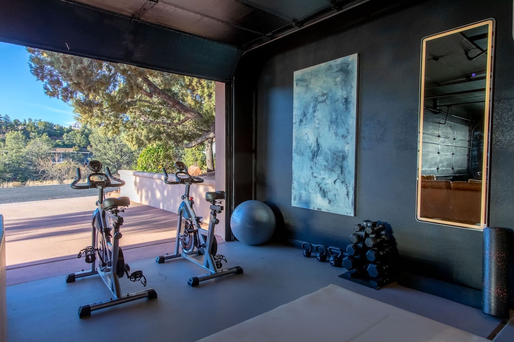 5 Bed 3 Bath Uptown Sedona-game Room-sauna-cold Plunge-jacuzzi-gym