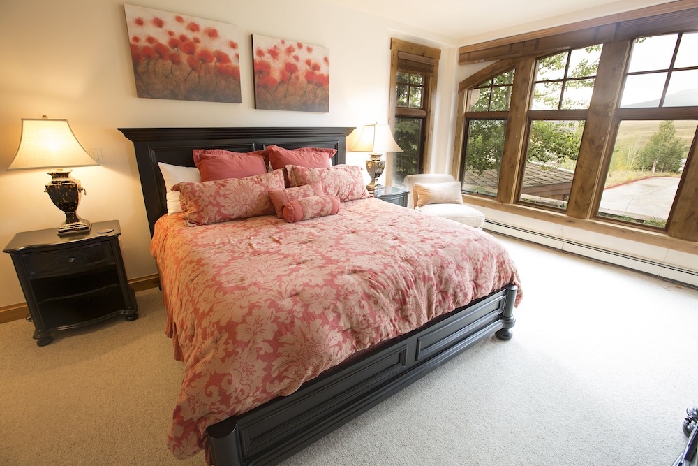 WestWall Lodge - Property Image 6