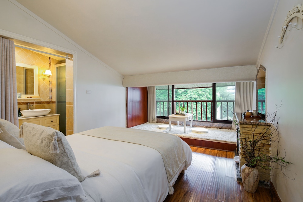 Yangshuo Riverview Hotel