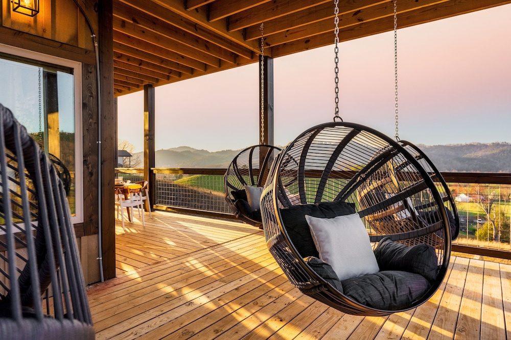 The Luxe 4 Bedroom Cabin