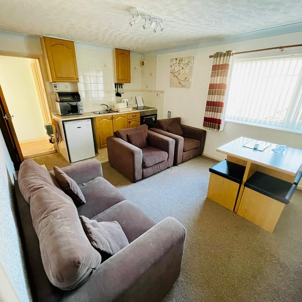 Lyndene Holiday Apartments