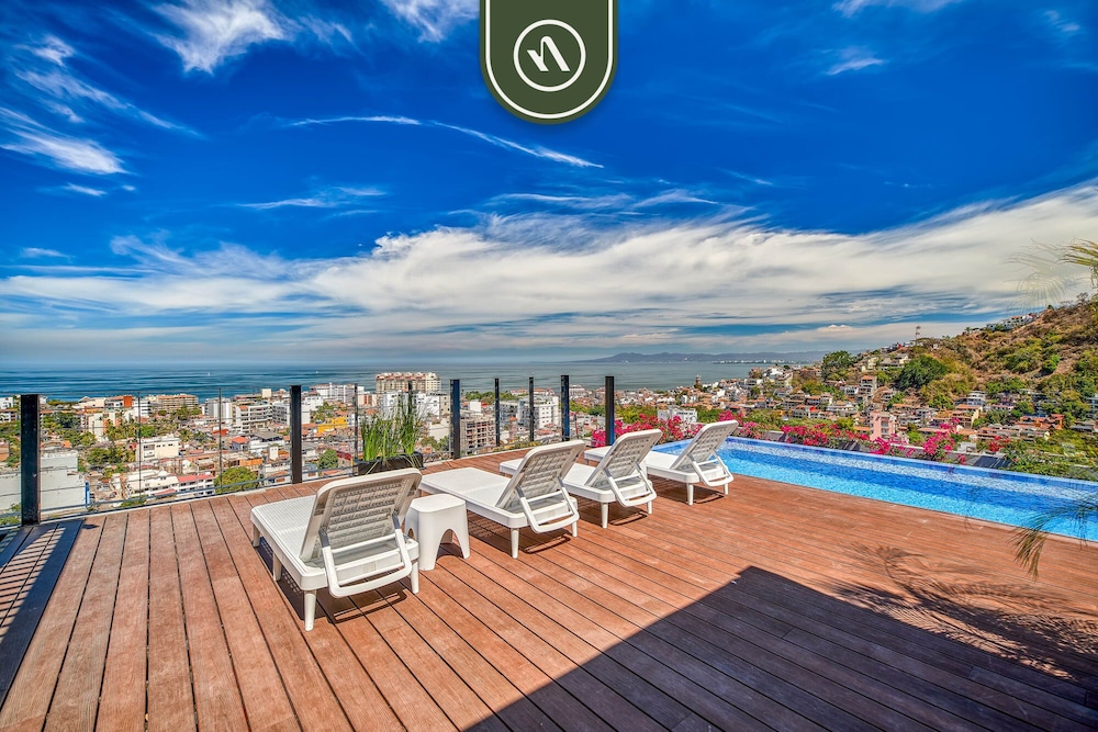 New 2BR Condo in Zona Romantica - Rooftop Pool