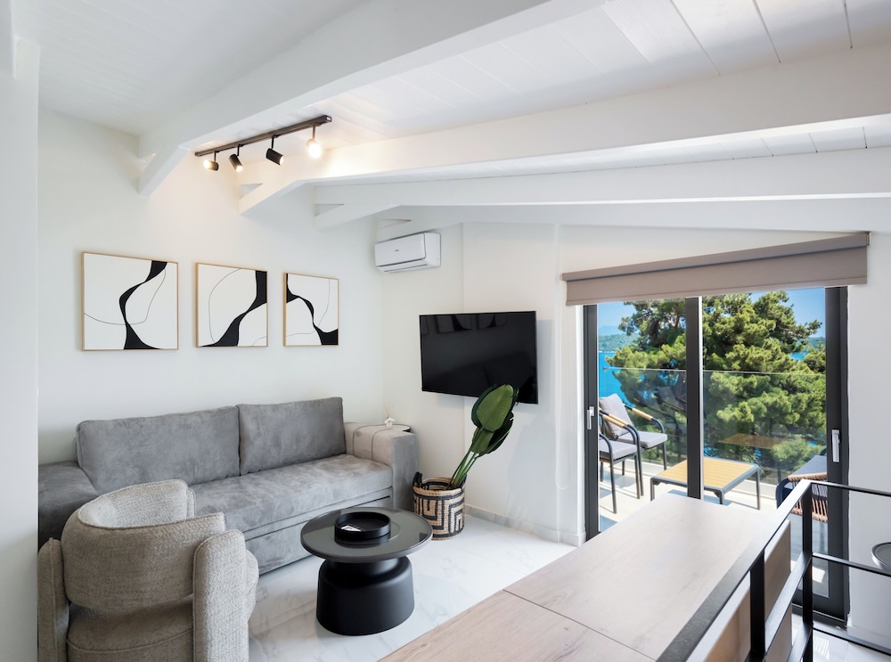 N&G Deluxe Maisonette