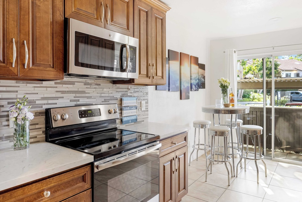 Coastal Retreat With Pool, Hot Tub, BBQ Patio & Minutes to Dana Point Harbor, Monarch Beach, Laguna Beach & Golf Courses Ritz Pointe Condo