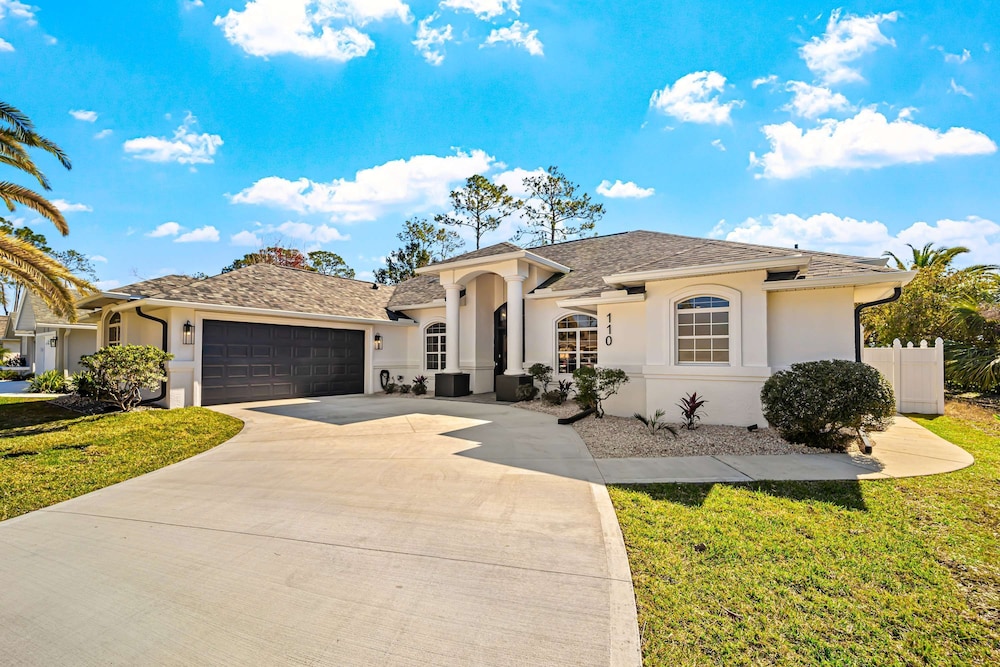 Luxury Retreat With Pool in Palm Coast