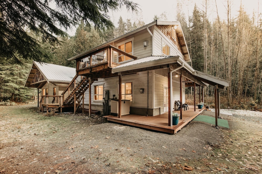 Welcome to The Baker House Retreat - The Ranch House and The Bunk House