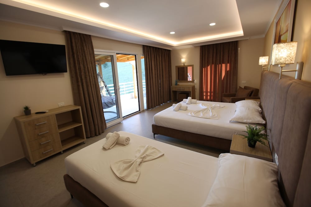 Karos Hotel Llaman