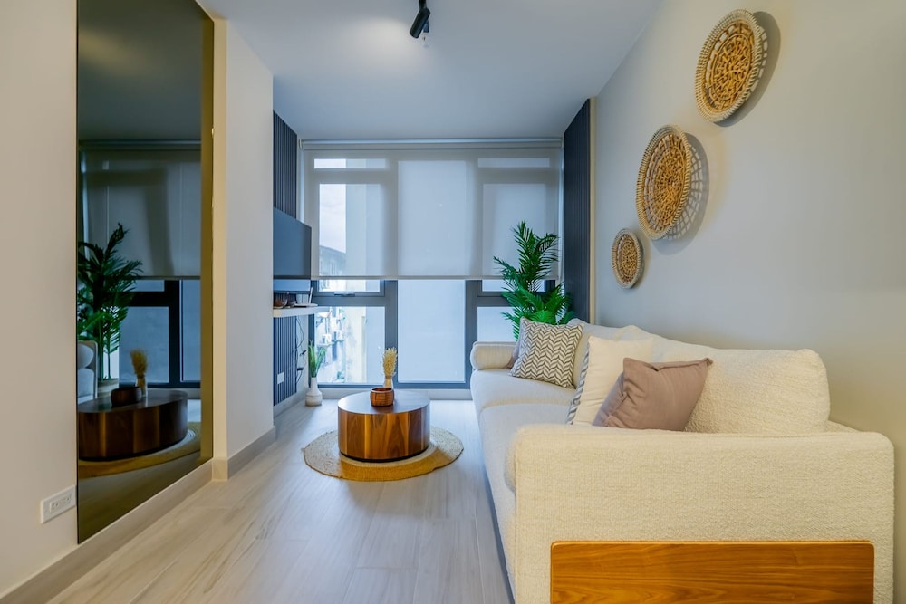 w Majestic 1BR w Fantastic Deco in Casco View