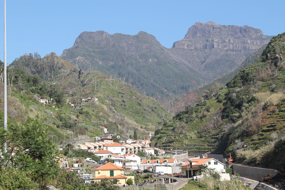 Dinis Country Apartment by Our Madeira