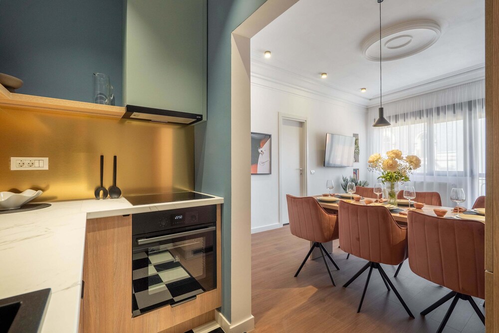 Spacious 3BR by Cismigiu Gardens Calea Victoriei