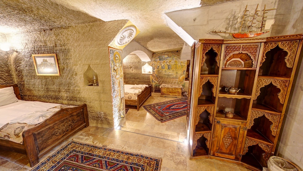 Chelebi Cave House