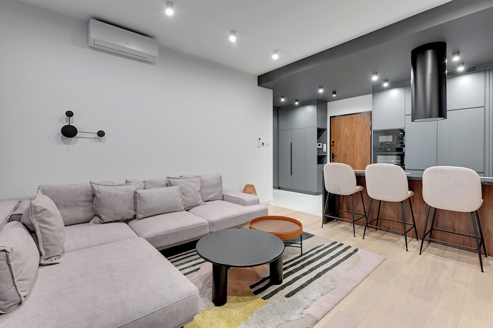 Brabank Riverside & Parking by Downtown Apartments