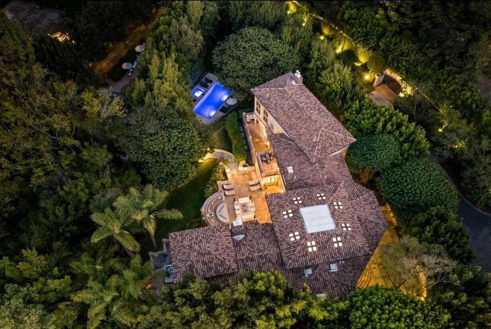Carolwood - Modern Tuscan Villa With Rolling Lawns and Loggia in Holmby Hills - Image 1