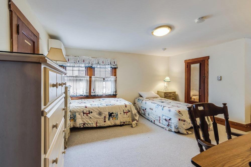 Hickman Street 208a
