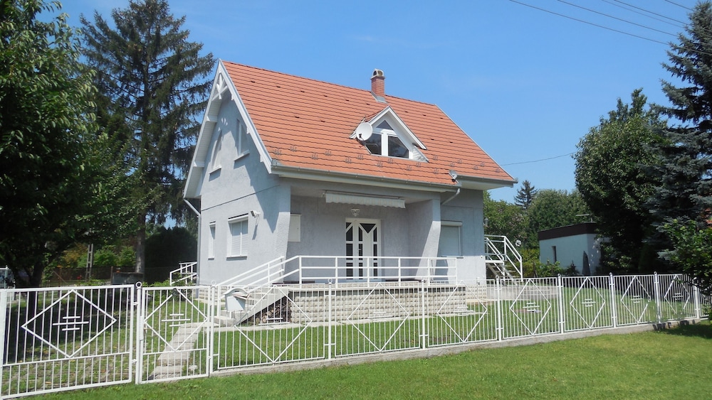 Vadásztanya Apartmanok