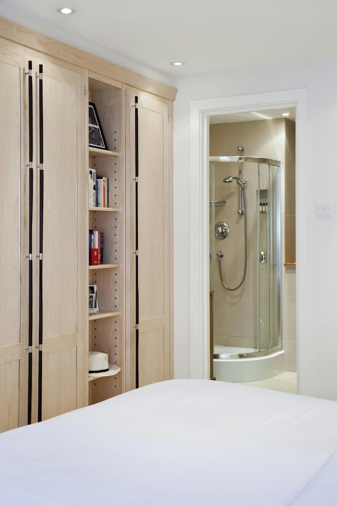John's Mews by Onefinestay