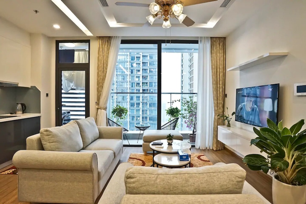 Bayhomes Metropolis Serviced Apartment