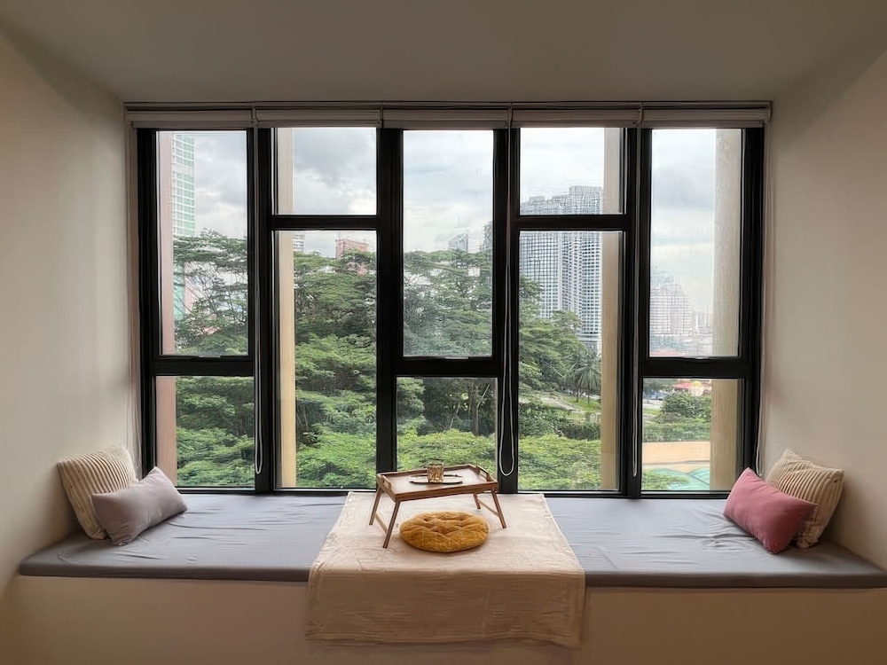 Jalan Ceylonz Suites KL
