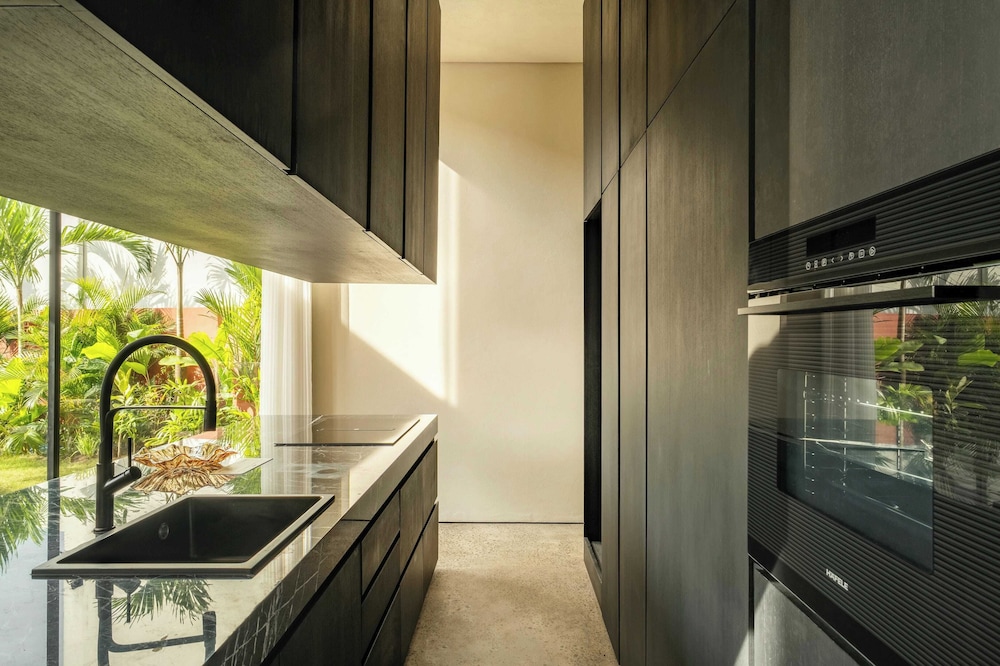 Five Stories - Luxury Villa Retreat
